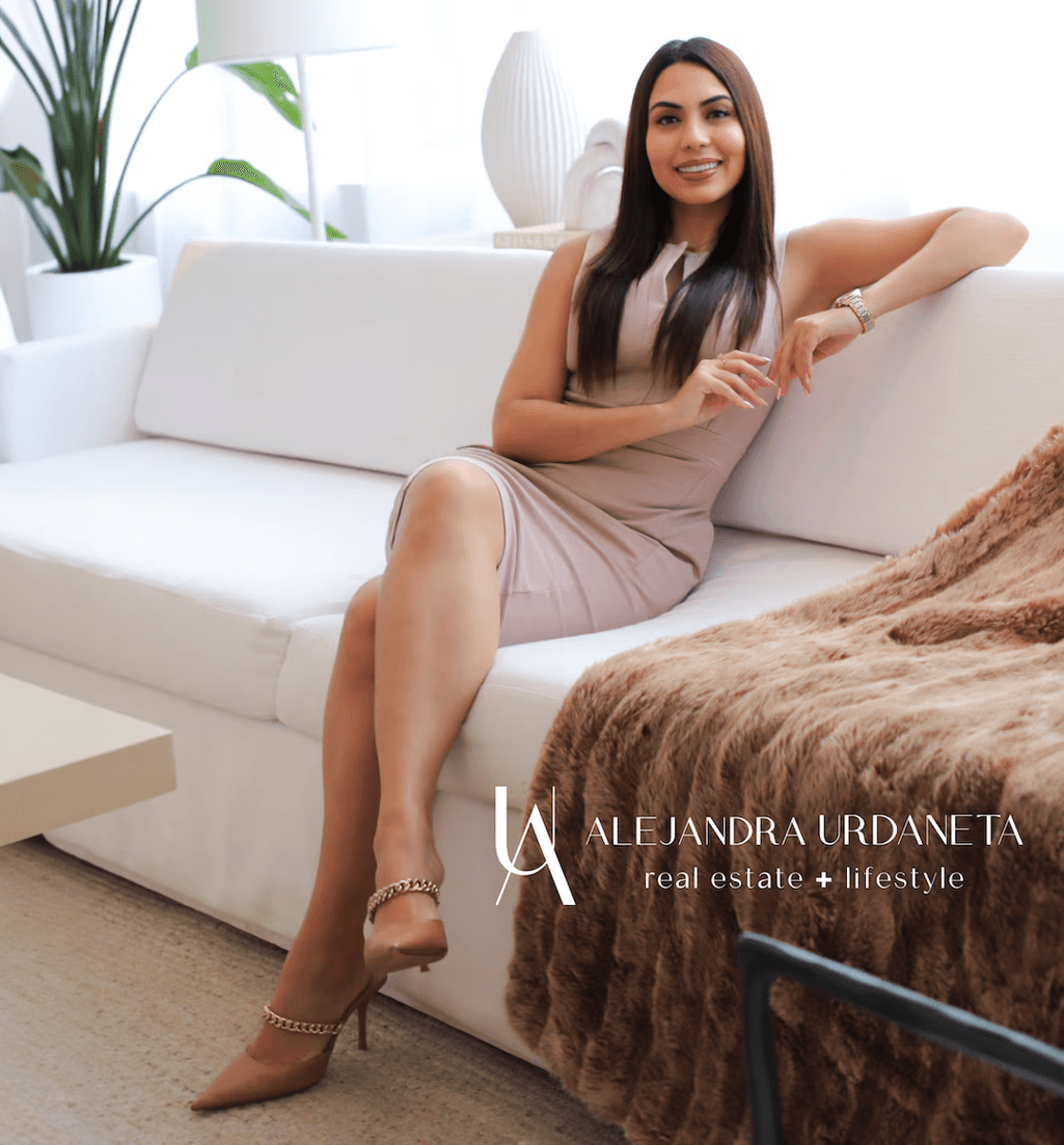 Alejandra Urdaneta headshot